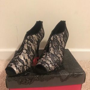 Black Lace Heel